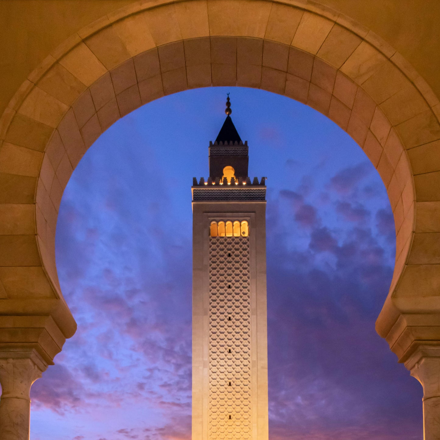 Tunisia (white jasmine + pineapple)